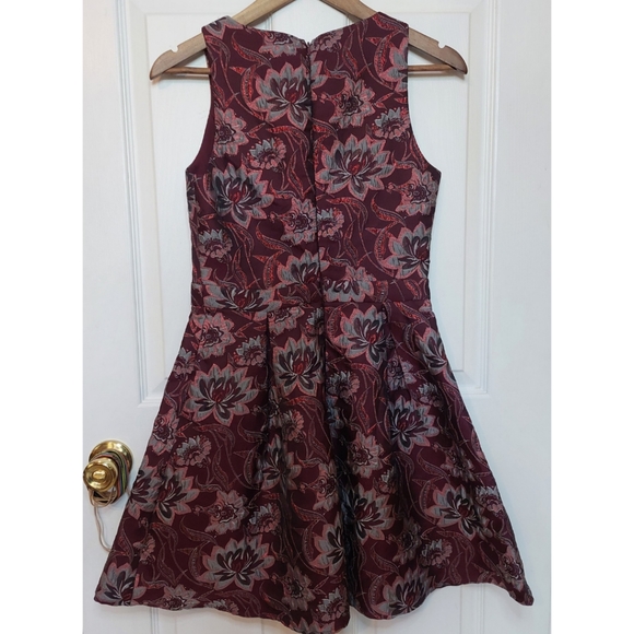 Francesca's Maroon Red Floral Embroidered Sleeveless A-Line Mini Dress Size S - Picture 2 of 15